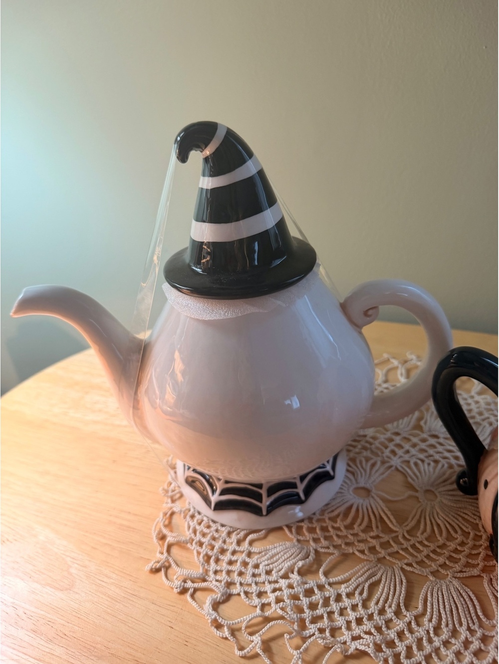 Johanna Parker Halloween Teapot and Spider Mug Set - Picture 5 of 6